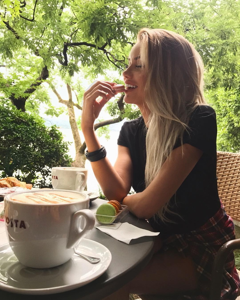 lifestyles, adult, Anyuta Chernova, drink, long hair, women outdoors, hot drink, hairstyle, refreshment, women, model, coffee, photography, closed eyes