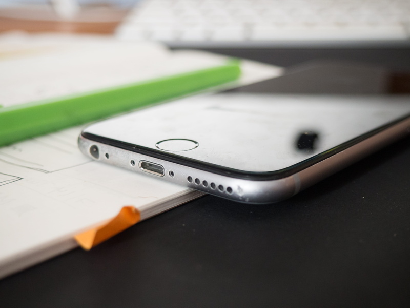 connection, keyboard, pen, Objects, portable information device, light, Workspace, communication, no people, note, focus on foreground, 4K, wireless technology
