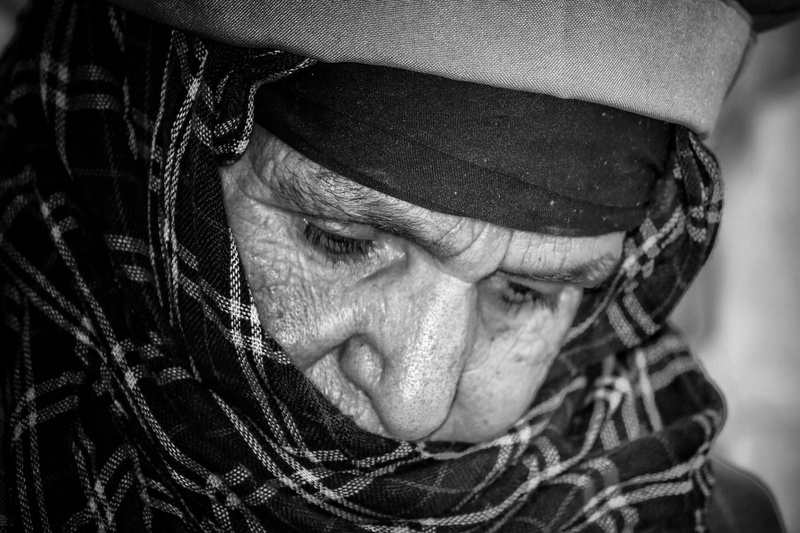 grandma, photography, africa, scarf, grandmother, aged, close-up, body part, headshot, hijab, 1080P, wrinkled, morocco, plaid, warm clothing, portrait