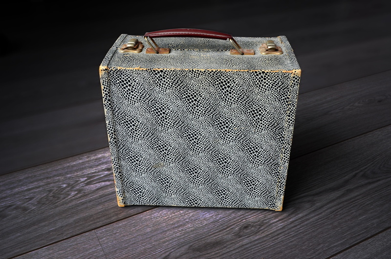 single object, sixties, studio shot, table, 1960s, food and drink, Portable, retro, old, record, case record box, drink, black background, nostalgia, singles suitcase