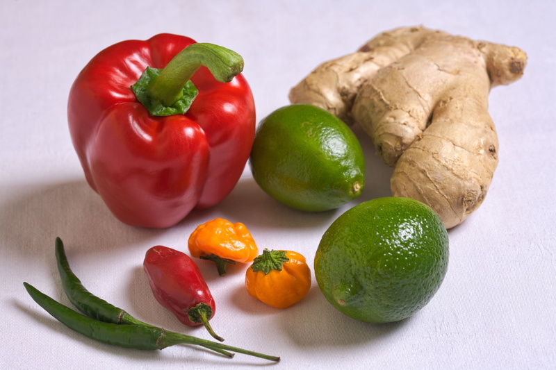 garden, studio shot, raw, eating, vitamin, c, green color, vegetarian, food, red, healthy eating, spice, pepper, food and drink, peppers, fruit, wellbeing