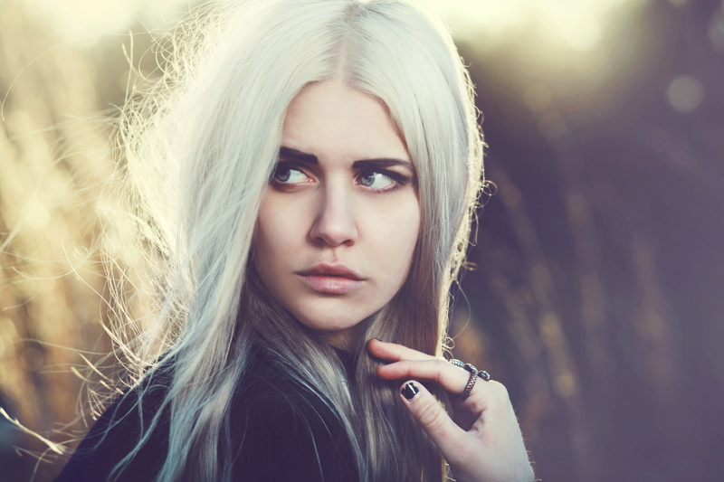blonde, black fingernails, smoky eyes, women, blue eyes, 5K
