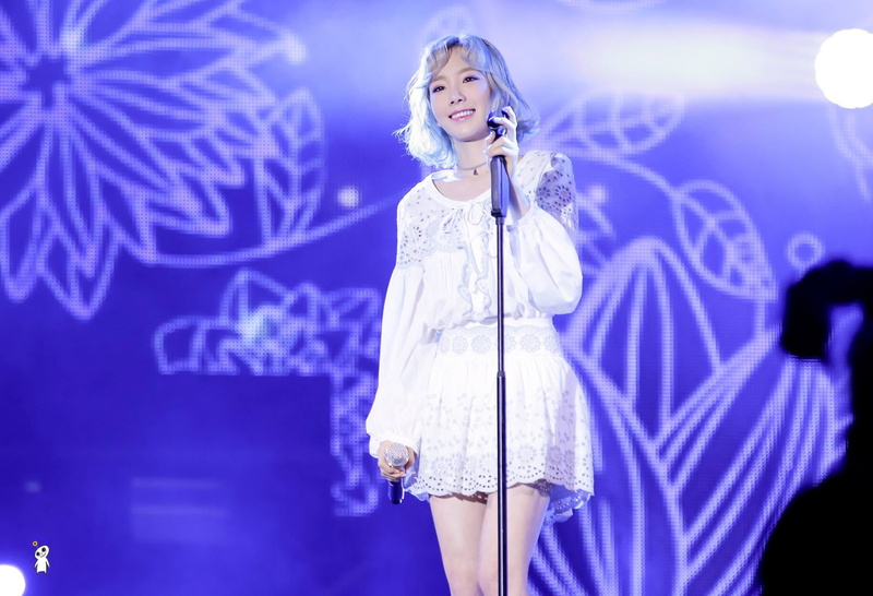 women, music festival, happiness, Kim Taeyeon, clothing, Asian, SNSD, hair, fashion, arts culture and entertainment, blond hair, three quarter length, dress