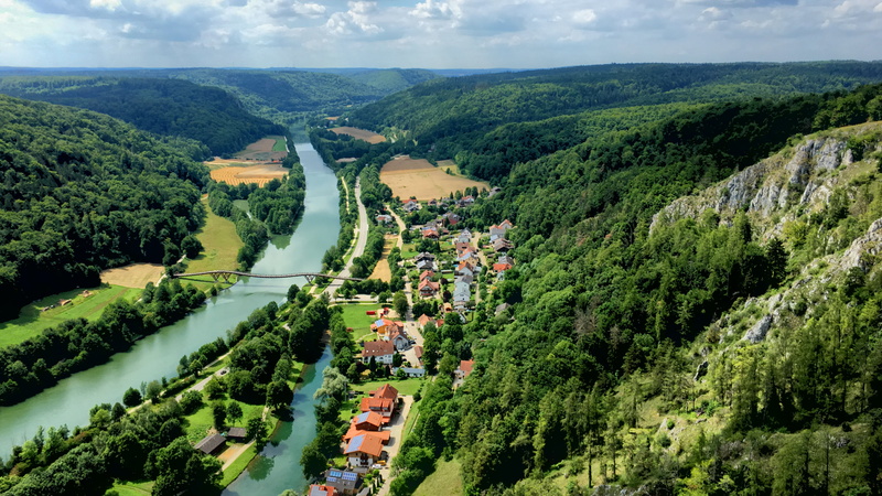 Abstract, Wolken, Clouds, Wald, 4K, Essing, Bavaria, Valley, Bayern, iPhone, Hills, Panorama, Trees, Hike, Burg  Castle, Berge, Mountains, Apple, Brücke