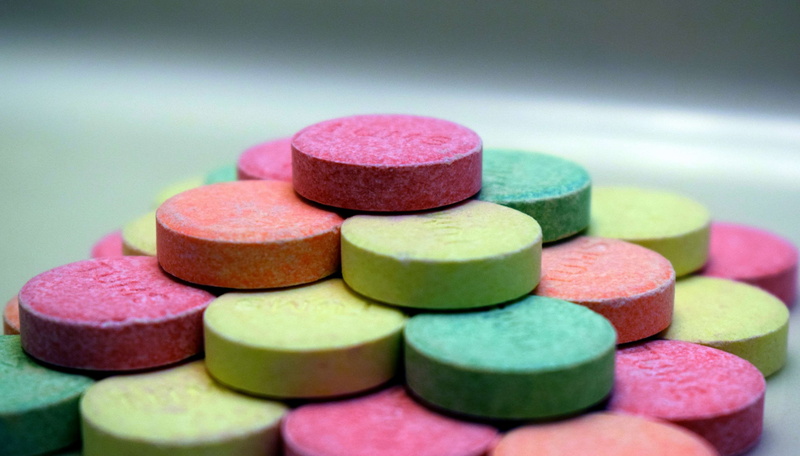 choice, selective focus, piled, treat, colors, pyramid, pills, dose, indigestion, geometric shape, pile, no people, medical, shape, pill, pink color, treatment