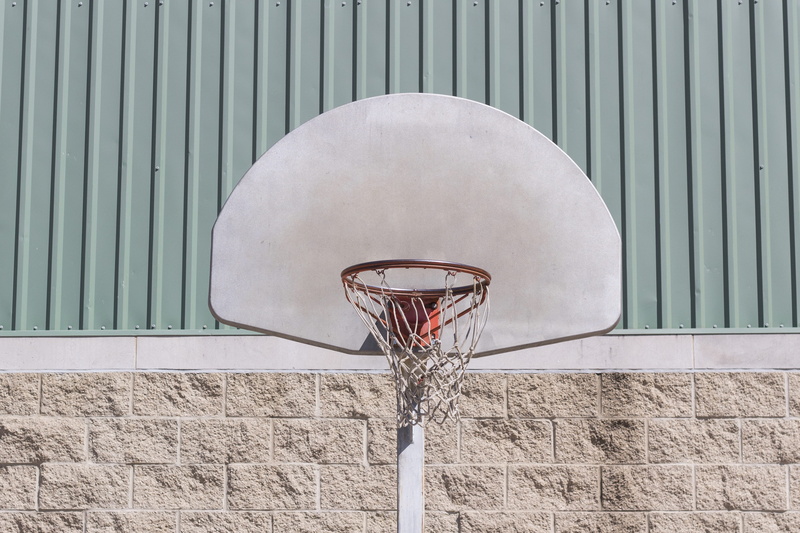 4K, orange, basketball, street, architecture, day, corner, qr code, wall - building feature, nature, basketball - ball, sport, green, gray, basketball hoop