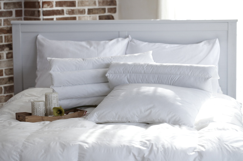 absence, hotel, day, bed, bedroom, pillow, relaxation, white, linen, quilt, 5K, furniture, rectangular, comfortable, luxury, hotel room, home interior