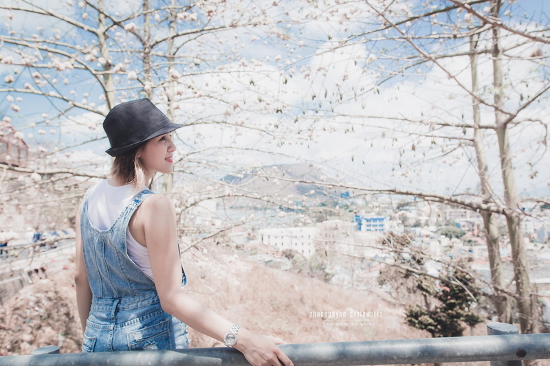 leisure activity, looking, casual clothing, contemplation, portrait, Asian, hat, young adult, hairstyle, beautiful woman, day, nature, young women, one person