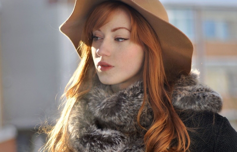 looking away, beauty, millinery, contemplation, young women, coat, clothing, focus, hairstyle, fur, winter, beautiful woman, young adult, woman, hat, 720P