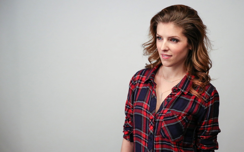 actress, one person, plaid shirt, looking at camera, hairstyle, 2K, making a face, checked pattern, celebrity, adult, auburn hair, confidence, lifestyles