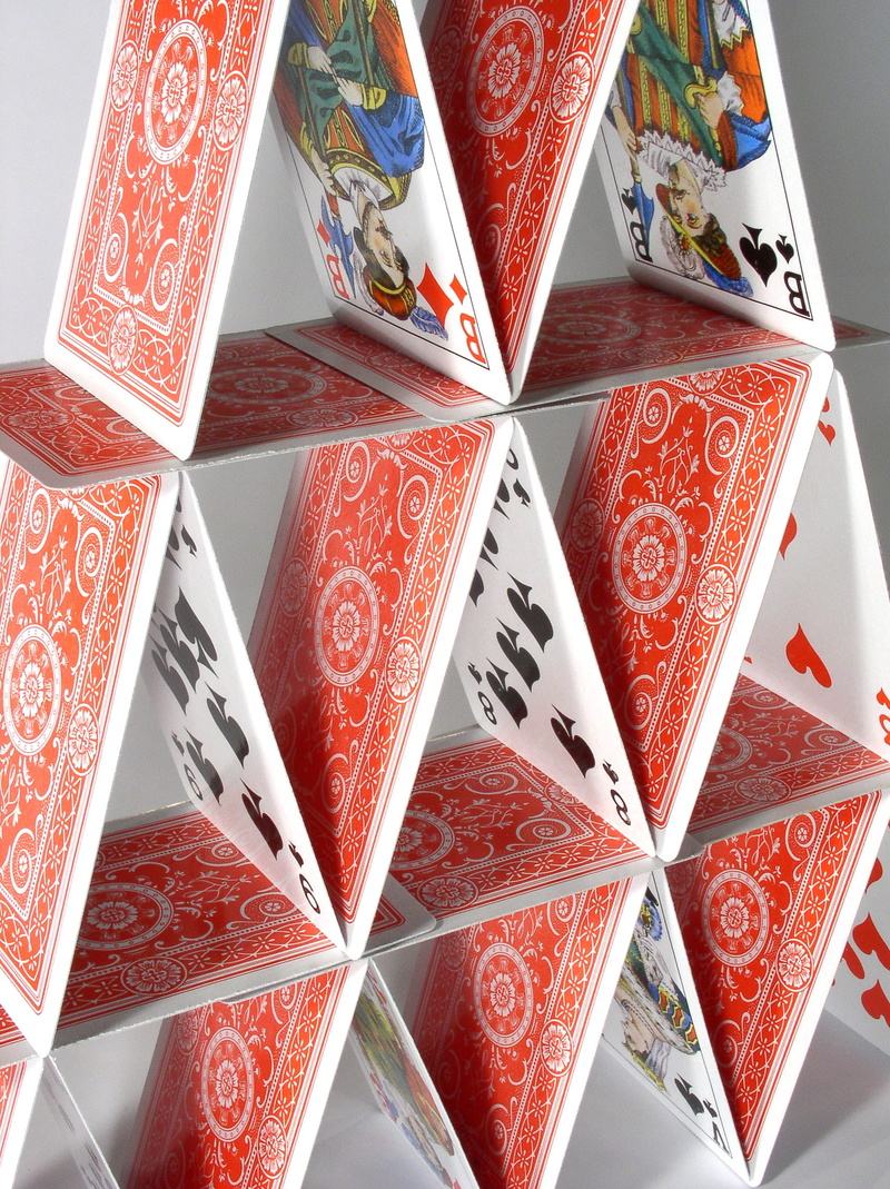 luck, event, no people, fragile, risky, photo, indoors, pattern, still life, risk, gift, close-up, paper, red, leisure games, cards, close, 1080P, box - container