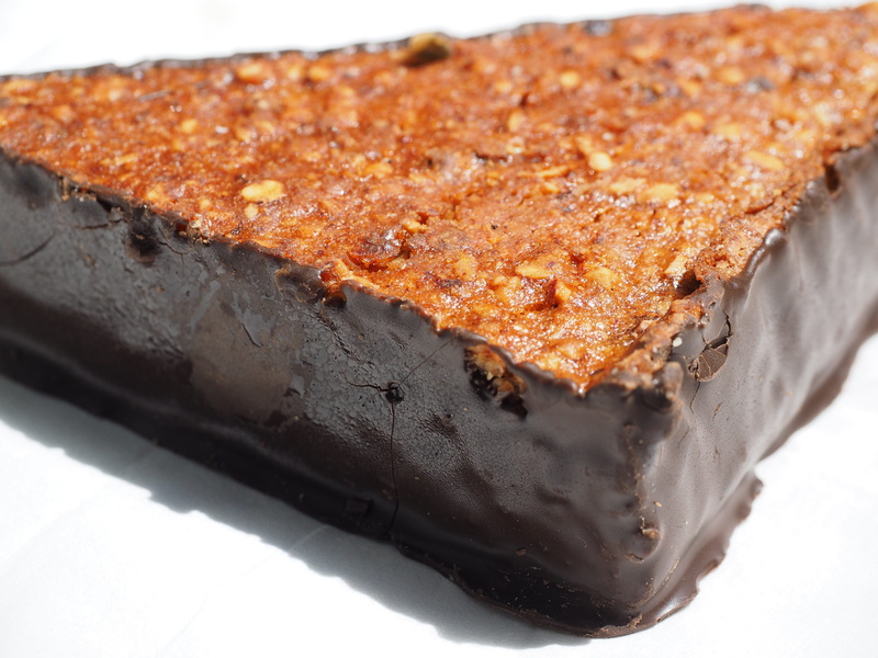 freshness, Pastry, brown, close-up, food And Drink, indulgence, snack, indoors, viennoiseries, gourmet, ready-to-eat, baked, fine pastry, slice, dessert