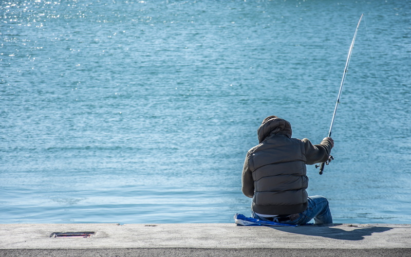 port, fishing pole, activity, solitude, sea, 5K, nature, hobby, rear view, tranquil scene, relaxation, blue, one person, tranquility, outdoor, women, river