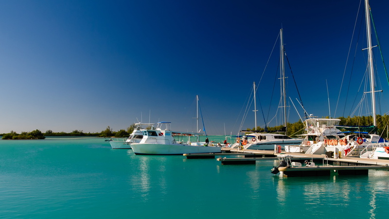 port, passenger craft, mast, yacht, day, mode of transportation, 4K, marina, cayo largo, clear sky, reflection, blue, cayo largo del sur, calm, outdoors