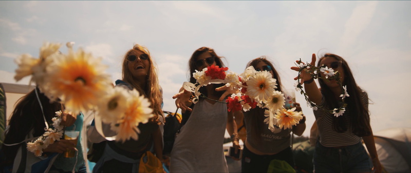 group of women, women, wreaths, 4K, Tomorrowland, festivals, women with shades, women outdoors