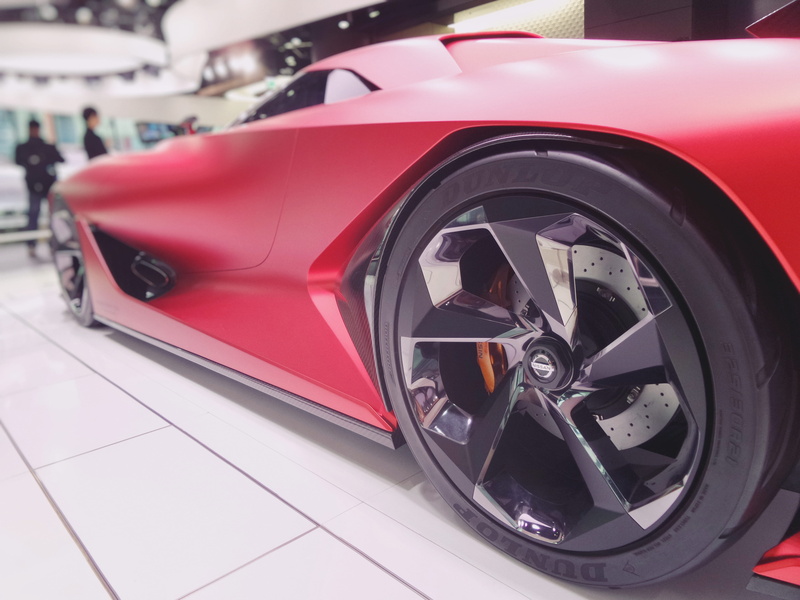 voiture, japan, chrome, design, incidental people, focus on foreground, prototype, automotive, retro styled, motor vehicle, wealth, wheel, modern, rouge