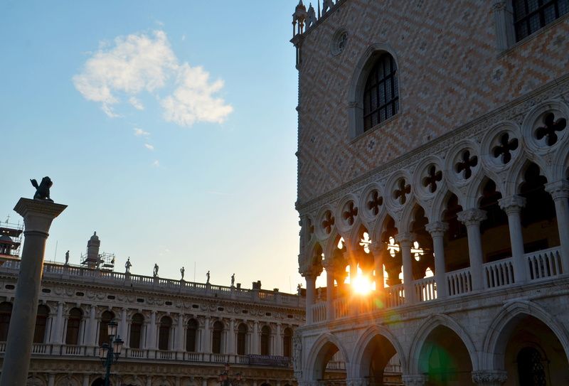 building exterior, place of worship, history, travel destinations, no people, low angle view, back light, 4K, historically, belief, government, the past