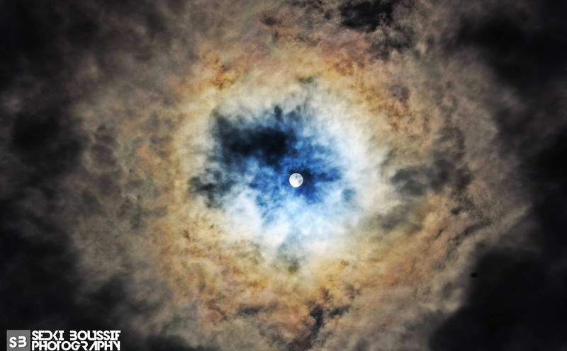 cloud - sky, dramatic sky, 5K, geometric shape, moon, light - natural phenomenon, sky, astronomy, technology, shape, digital composite, gate, illuminated