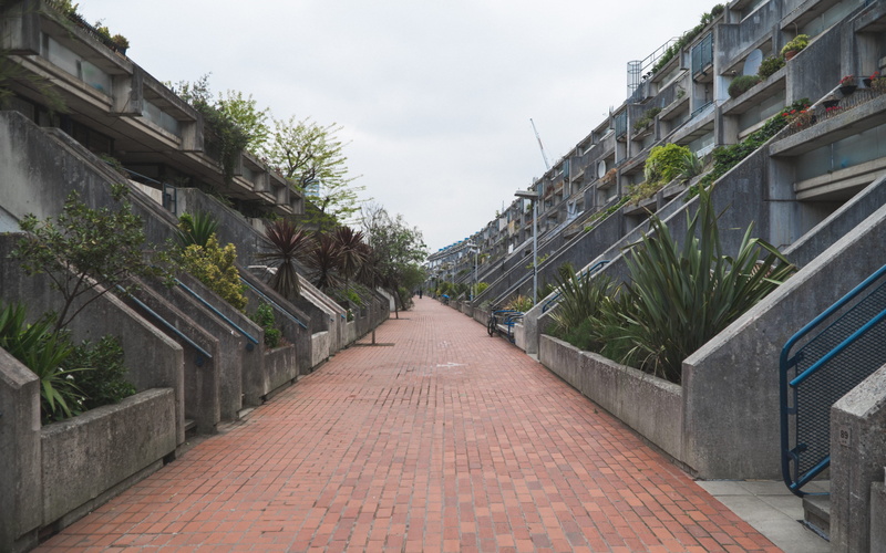cloud - sky, urban, brutalism, footpath, direction, diminishing perspective, architecture, tree, alley, building exterior, london, street, 4K, the way forward