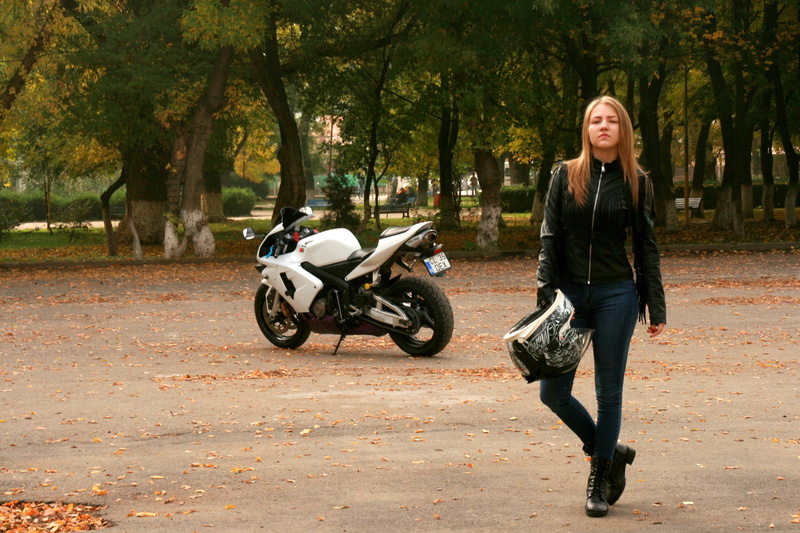 transportation, land vehicle, bike, nature, looking at camera, ride, lifestyles, casual clothing, portrait, standing, girl, mode of transportation, leisure activity