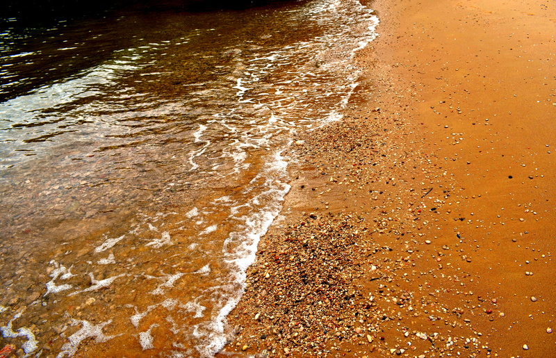 nature, sea foam, land, ocean, power in nature, coastline, beauty in nature, surfing, mood, rushing, red sand, tide line, shoreline, tide, sea, splashing