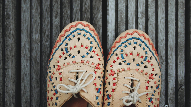 low section, 2K, blue-and-red, wood, shoelace, wood - Material, shoes, planks, blue, personal perspective, pattern, directly above, black, nail, red, red sneakers