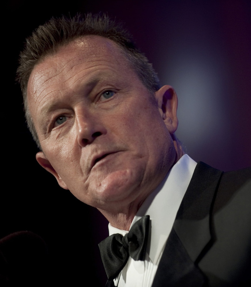 suit, one person, indoors, close-up, tuxedo, Actor, studio shot, only men, movies, menswear, business, Robert Patrick, lifestyles, black background, well-dressed