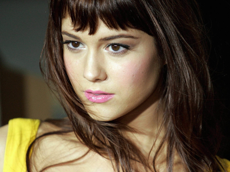 Mary Elizabeth Winstead, actress, 720P, women, portrait, pink lipstick, brunette