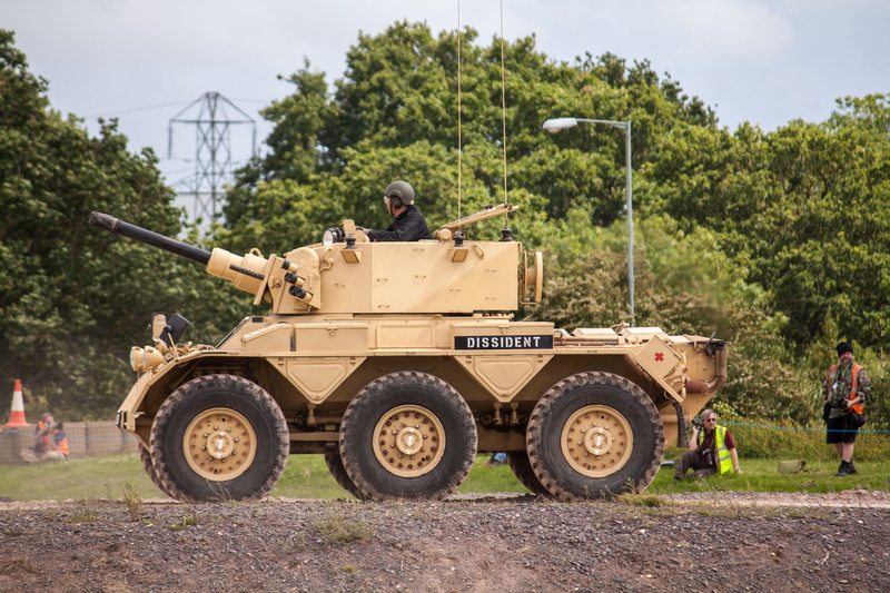 British army, man, pearls, Alvis Saladin, cannon, soldier, military, vegetation, armored vehicle, armored, FV601 Saladin, FV 601 Saladin, 4K, kabuto, tank