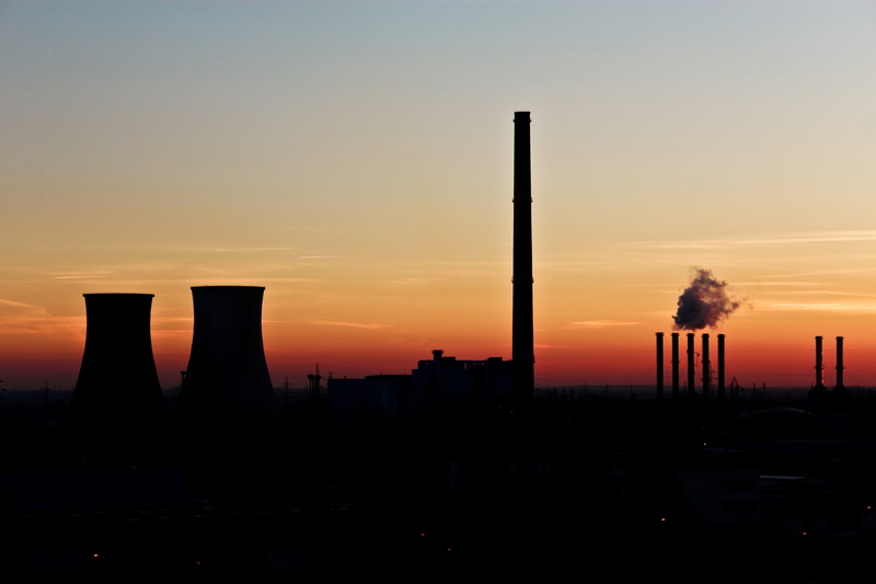 backlit, building exterior, 5K, factory, sunset, grinder, natural gas, energy, sky, no people, smoke - physical structure, orange color, smoke, industry