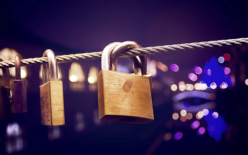lock, lighting, night, 1080P, barbed wire, wire, barbed