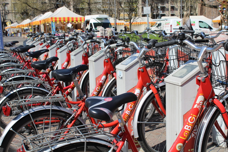 transport, ecology, 5K, daytime, building exterior, orange, energy saving, built structure, bicycle rack, side by side, bicycle, parked, parking lot, day