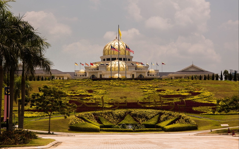 dome, city, travel, built structure, government, facade, istana negara jakarta, nature, outdoors, flag, travel destinations, 1080P, architecture, sky