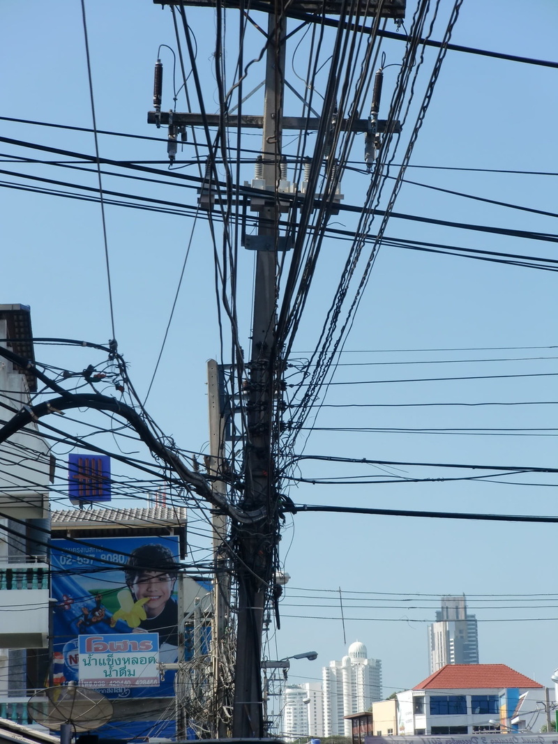 city, connection, power supply, built structure, outdoors, sky, power line, electricity pylon, low angle view, strommast, 1080P, day, nature, electricity