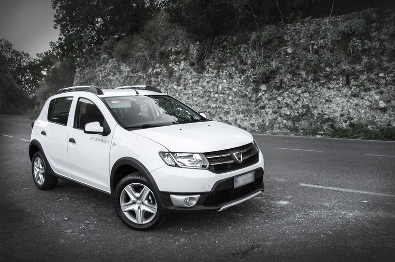 stepway, dacia, 5K, retro styled, motorist, nature, car, city, auto, parking, street, no people, travel, motor vehicle, tree, mode of transportation, bianca