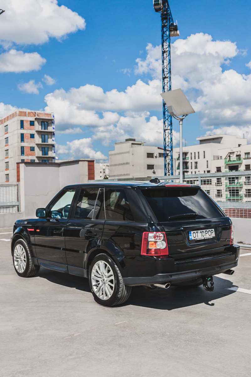 day, cityscape, city, sport, building exterior, canon, car, suv, 4K, automotive, horsepower, residential district, cloud - sky, transportation, land vehicle