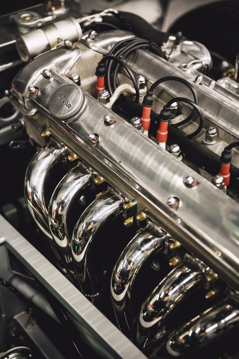 vehicle, shiny, steel, deluxe, colored, classic, engine, clean, musical instrument, metal, valve, industry, auto, indoors, retro, radiator, automotive