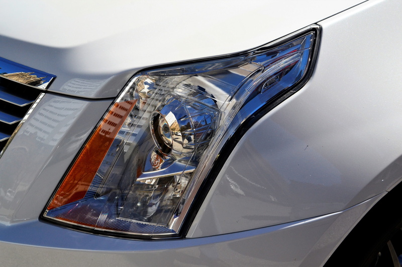 design, no people, full frame, transport, outdoors, sport, technology, metal, motor vehicle, four wheel drive, reflector, crystal white, crossover, tricoat
