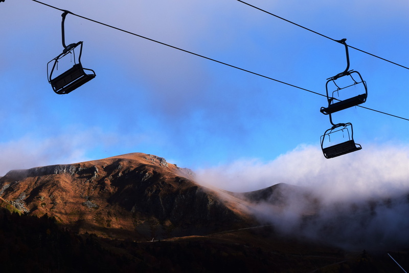 communication, technology, cloud - sky, france, ski, cold, chalets, Mountain, cable car, cable, summit, transportation, mountain village, no people, Chair Lift