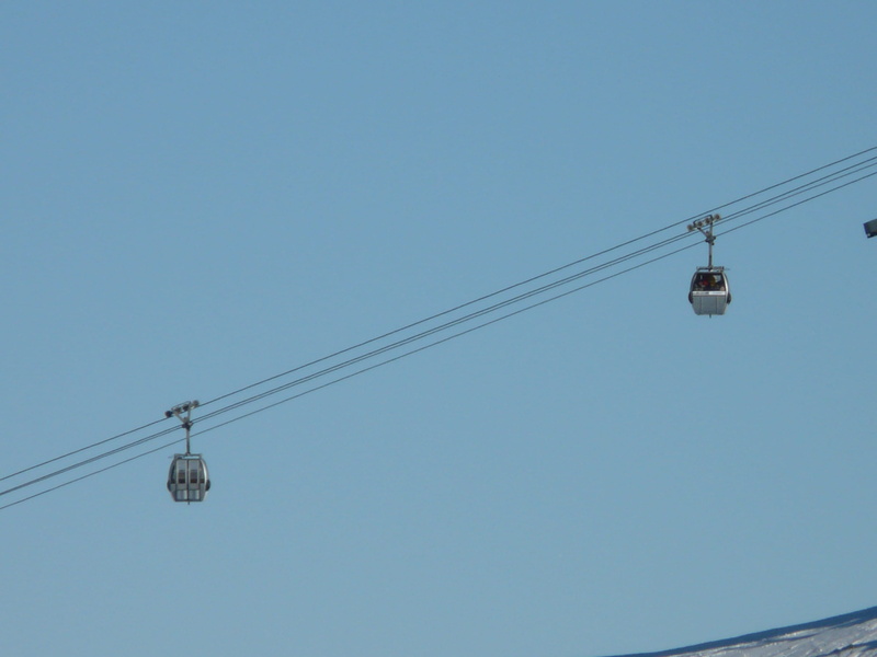 lighting equipment, connection, overhead cable car, crane - Construction Machinery, outdoors, Cable Car, power line, gondola, mode of transportation, skiing