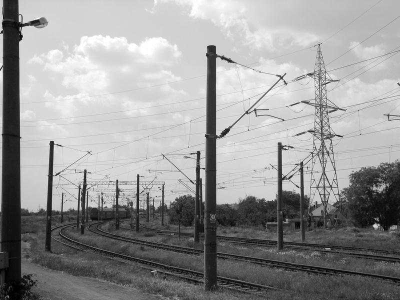 sky, power supply, electrical equipment, railroad track, fuel and power generation, energy, technology, route, nature, copy, industrial, pylons, poles