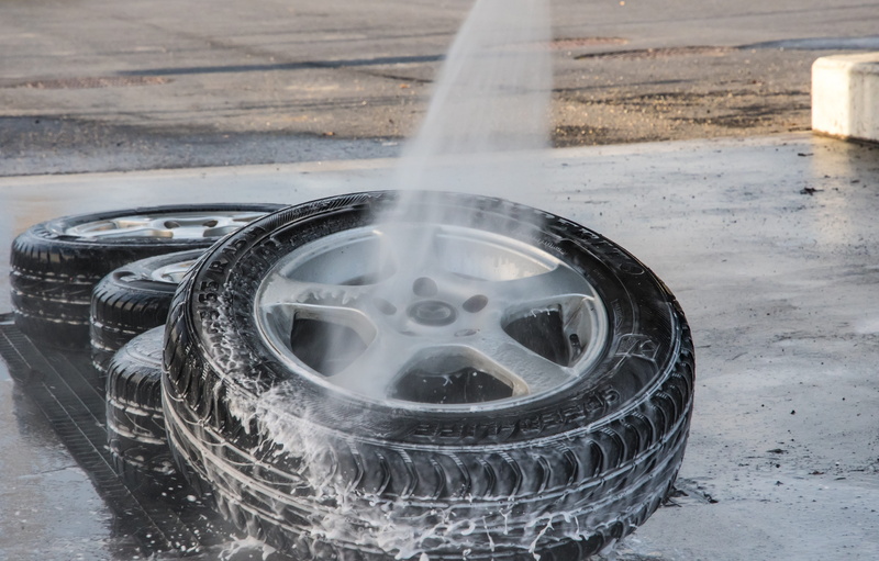 water, outdoors, tire service, wet, technology, frothy, gray, wash, high-pressure cleaner, nature, motion, transportation, auto, spoke, rim, tyres, still life