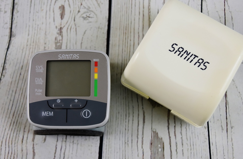 communication, technology, measure blood pressure, indoors, blood pressure monitor, no people, day, capital letter, electricity, sign, control, 5K, text