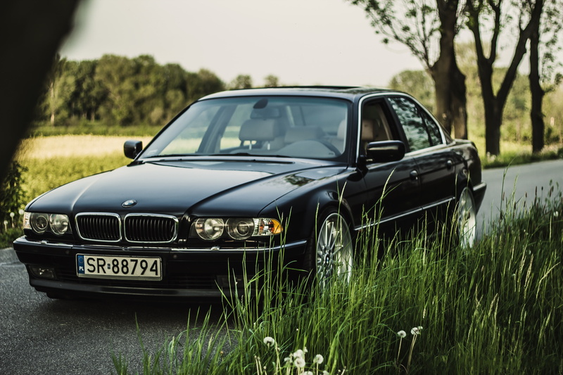 BMW, outdoors, obsolete, field, focus on foreground, grass, nostalgia, antique, Black, mode of Transport, collectors Car, old, selective focus, sedan, Boomer