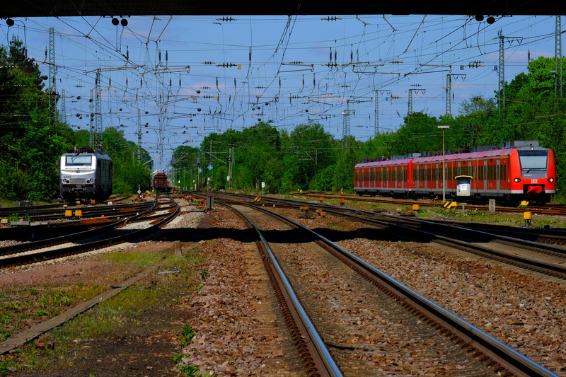 ramifications, loco, connection, railcar, outdoors, trains, power supply, public transportation, railroad car, architecture, switchman, hub, diesel, railroad ties