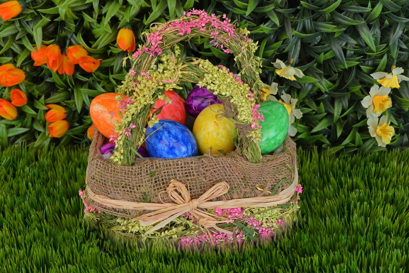 grass, blue, nature, eggs, red, cultures, fragility, food, celebration, growth, yellow, egg, animal Egg, holiday, multi Colored, flower head, freshness