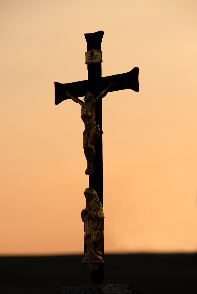 silhouette, orange color, holy, sculpture, macro, spiritual, inri, faith, christ, male likeness, figure, gold, evening, photo, christian, belief, nature