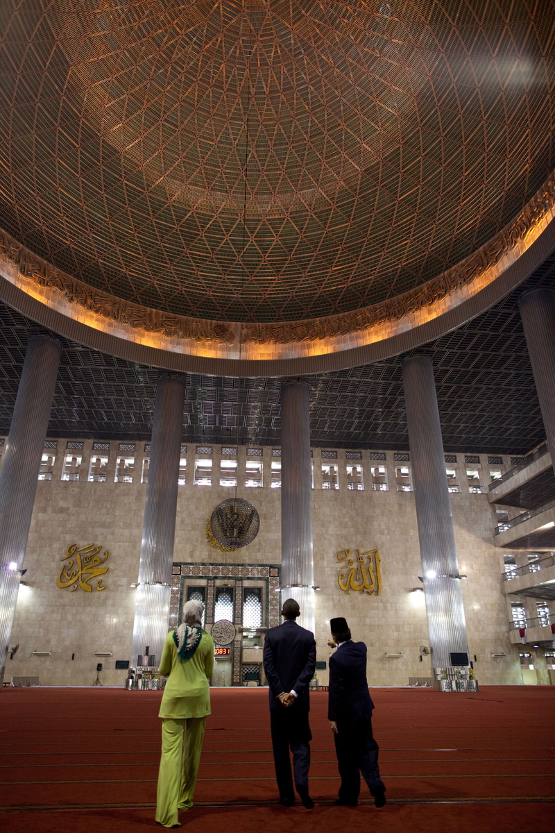 islam, obama, tourism, real people, praying, tourist, standing, indoors, rear view, built Structure, cultures, jakarta, diplomatic visit, Istiqlal, Barack Obama