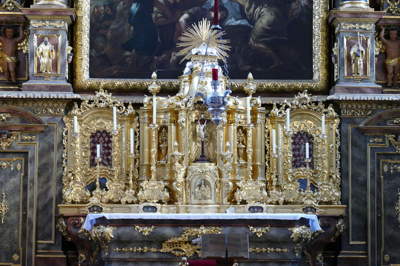 religion, human representation, spirituality, pillar, architecture, statue, built structure, representation, building, marble, male likeness, altar, unesco world heritage