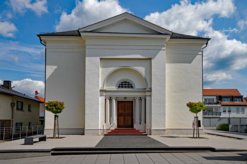 taunus, blow, city, residential district, religion, germany, door, facade, architectural column, culture, belief, hesse, building, house, entrance, history